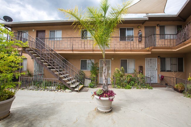 con 1, - 5952-5960 Benner St