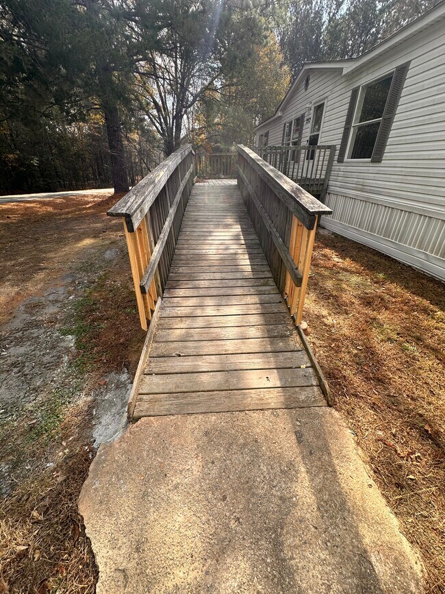 Foto del edificio - 252 Cobb Rd