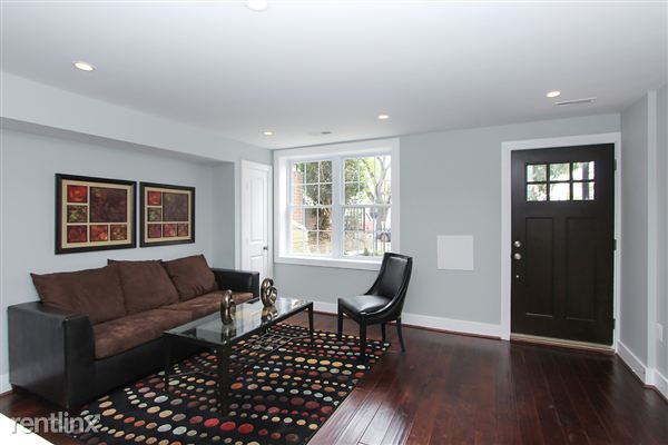 Building Photo - 426 15th St NE