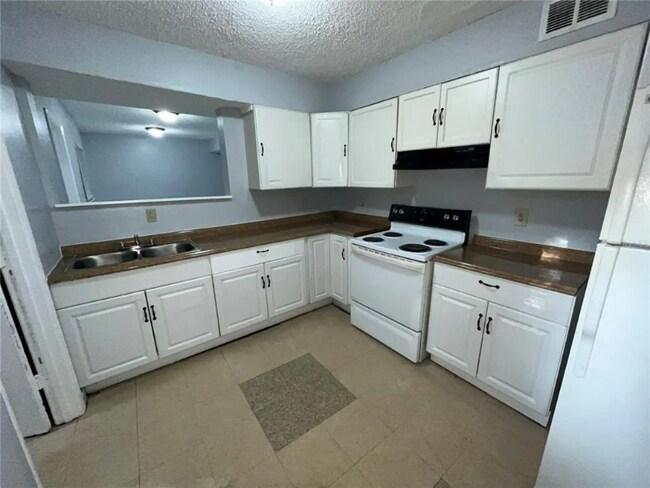 Foto del edificio - 8200 N 15th St