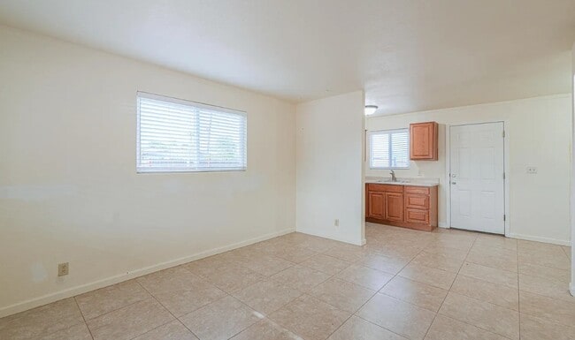 Building Photo - 302 N Morrison Ave