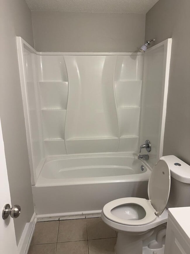 Foto del edificio - 3981 Bradford Ct