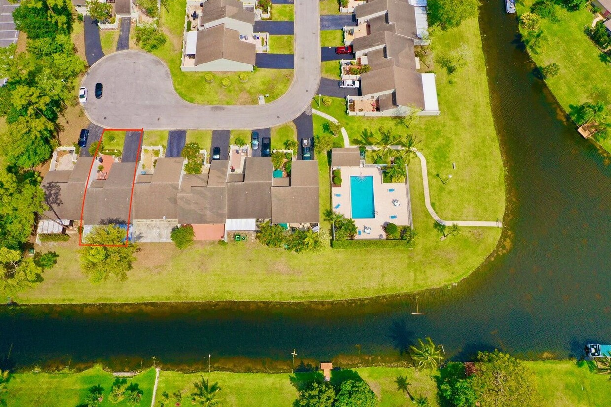 Primary Photo - 12876 Spinnaker Ln