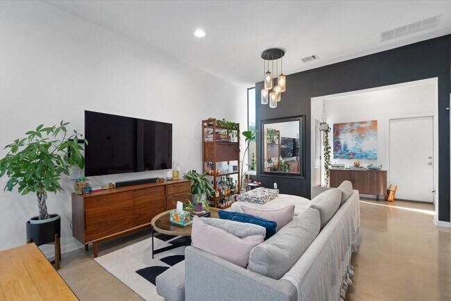 Foto del edificio - Luxury Living In Perfect South Austin Location