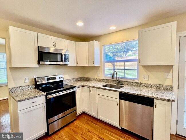 Foto del edificio - 402 Chalmers Ave