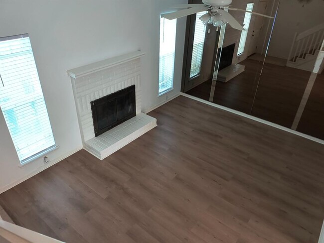 Building Photo - 12500 Brookglade Cir