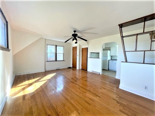 Building Photo - 4824 S Lotus Ave