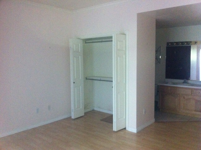 Building Photo - 3739 S 700 E
