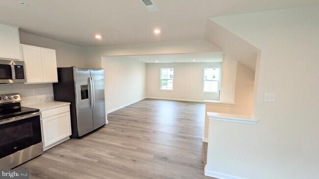 Building Photo - 231 Hamilton Ln.