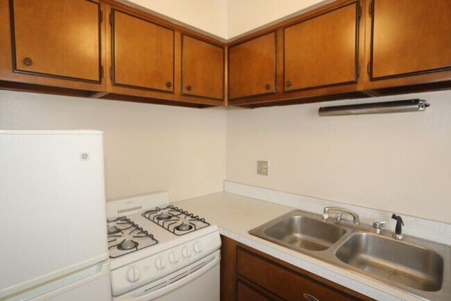 Foto del edificio - 675 W Wrightwood Ave
