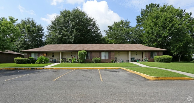 Building Photo - Dogwood Manor