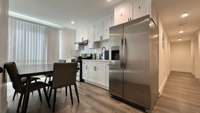 Foto del edificio - 1530 W 37th St -- Housing near USC/Ktown