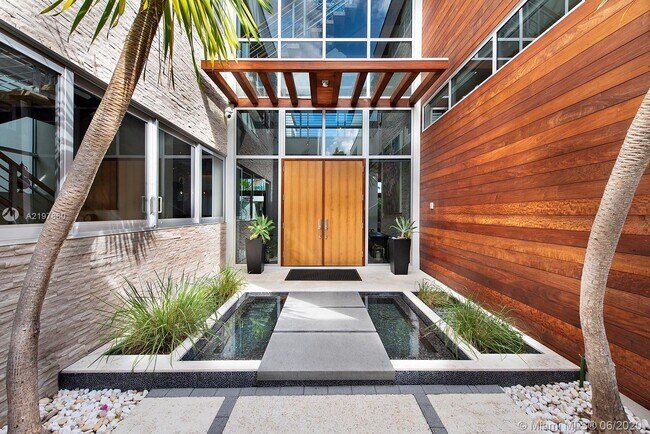 Foto del edificio - 2111 Lake Ave
