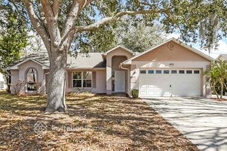 Building Photo - 423 Woodview Dr