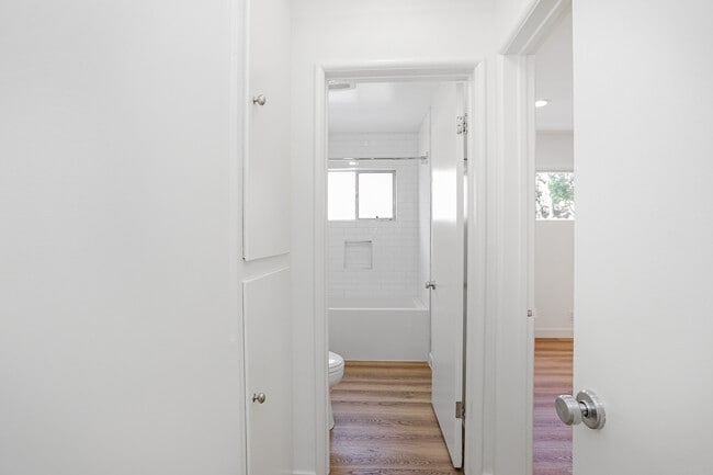 Building Photo - 951 N Curson Ave