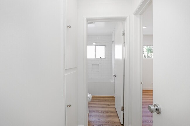 Foto del edificio - 951 N Curson Ave