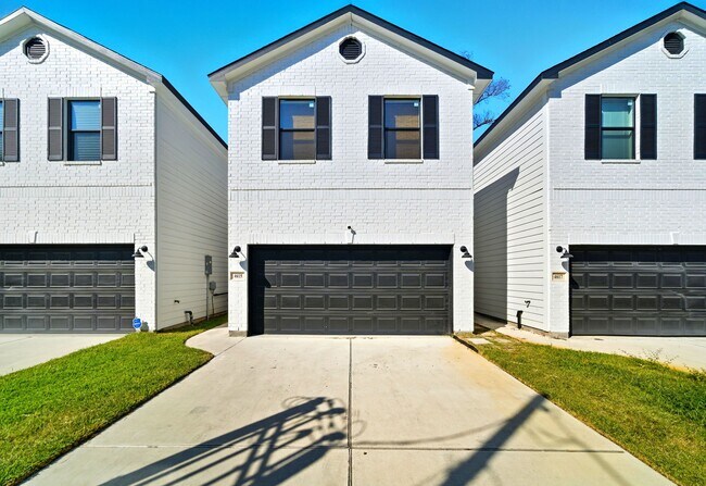 Foto del edificio - 4615 Ireland St