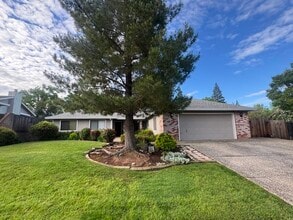 Building Photo - 108 Buck Cir
