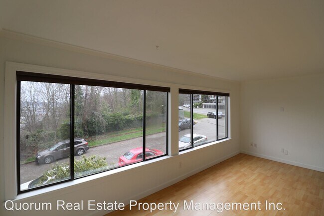 Building Photo - 1 br, 1 bath House - 2550 Thorndyke Ave W ...