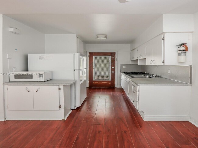 Building Photo - 1250 S Alhambra Cir