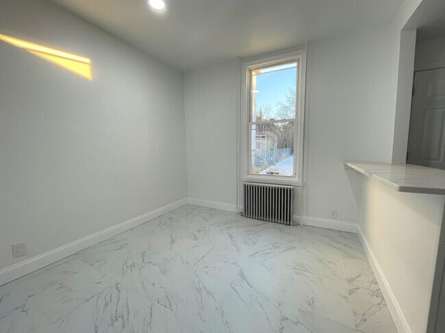 Building Photo - 611 74th St