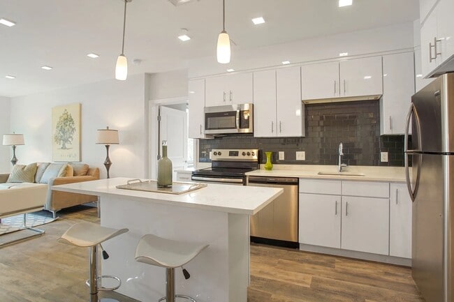 Building Photo - 20 Essex St