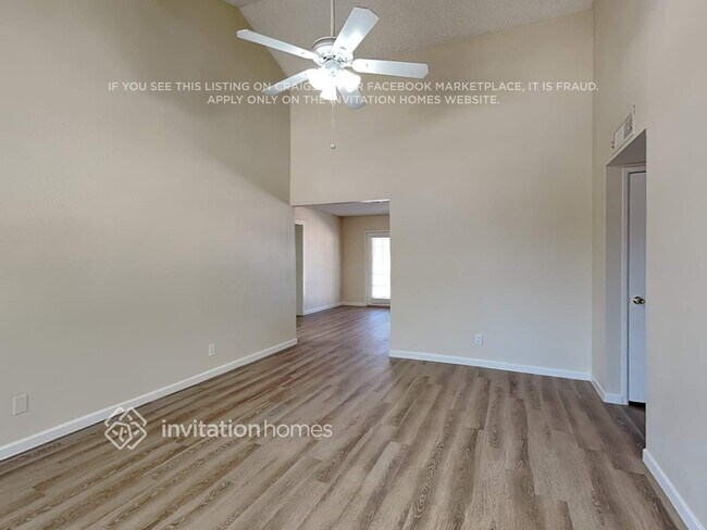 Foto del edificio - 1052 W Kilarea Ave