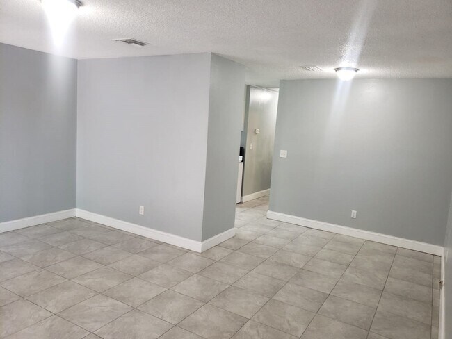 Foto del edificio - 9406 N Mulberry St