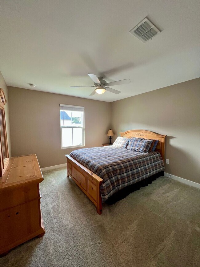 Building Photo - Charming 3-Bedroom Home with Office and Do...