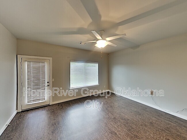 Foto del edificio - 17604 Hampton Park Dr