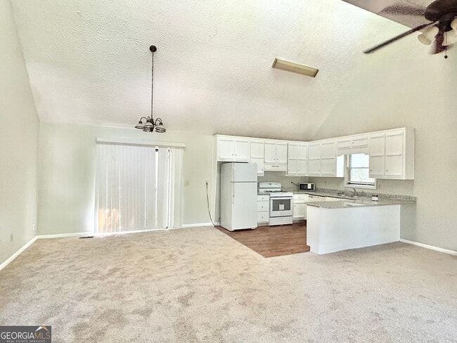 Building Photo - 5955 Sutton Pl