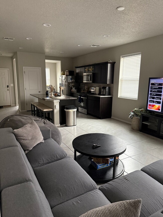 Foto del edificio - 1987 Tesoro Loop NW