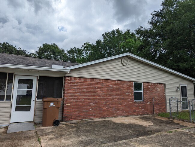 Photo - 668 Orchard Dr House