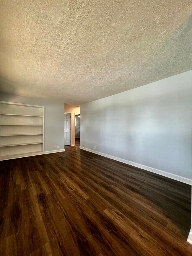 Building Photo - 206 Orleans Dr