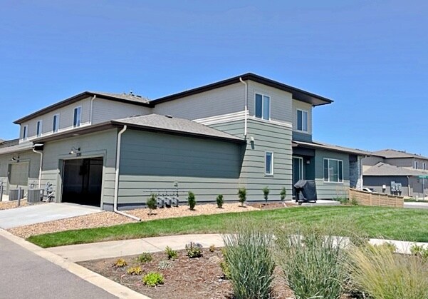 Foto del edificio - 5795 Champlain Dr