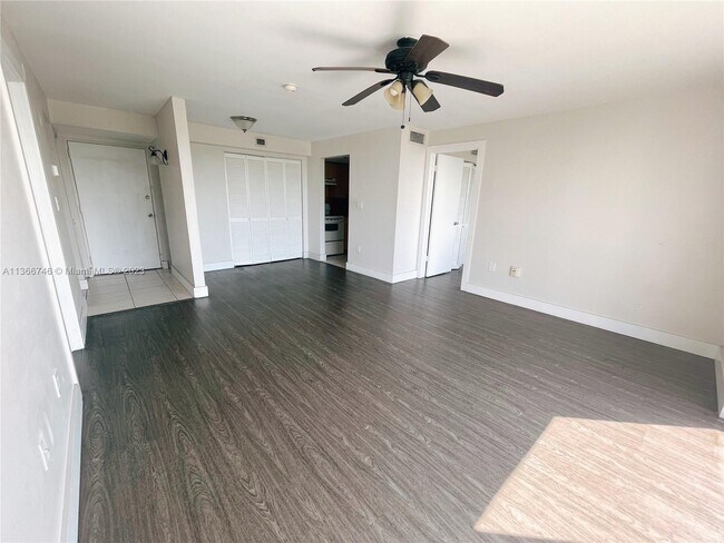 Foto del edificio - 1740 NW North River Dr