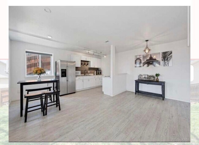 Foto del edificio - 9390 W 67th Pl