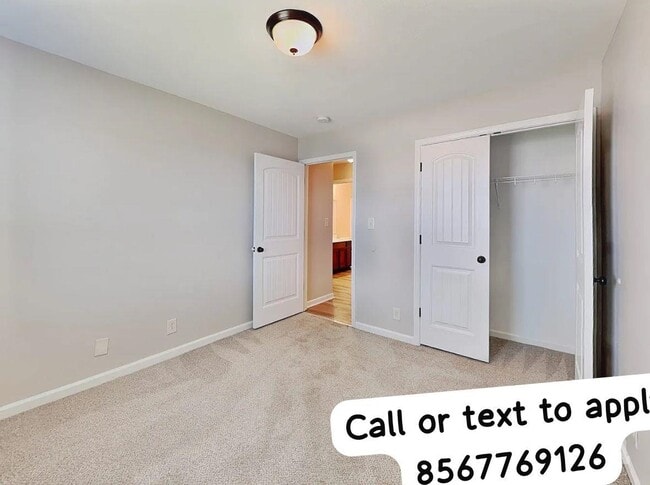 Building Photo - 839 S Westland Ave