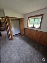 Building Photo - 315 Westbank Rd