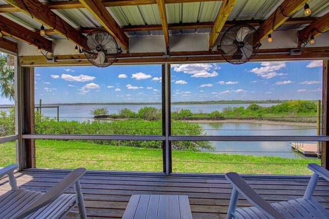 Foto del edificio - 6347 Salado Rd