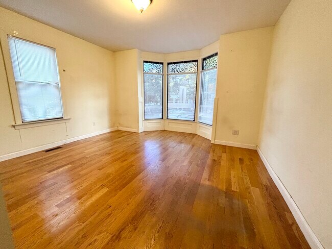 Foto del edificio - 1558 Tremont St