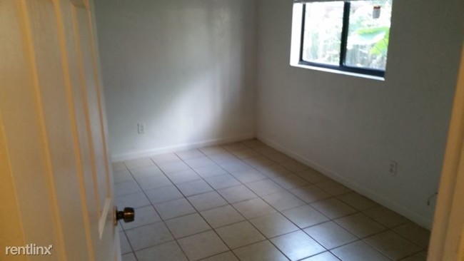 Foto del edificio - 7005 SW 44 Ave