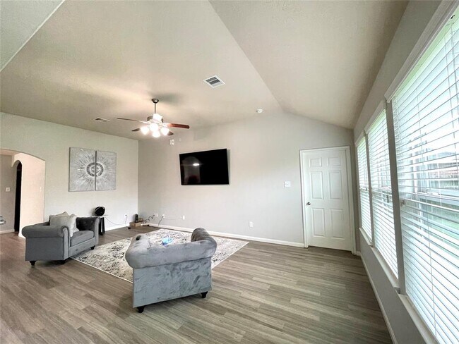 Building Photo - 3414 Lilac Ranch Dr