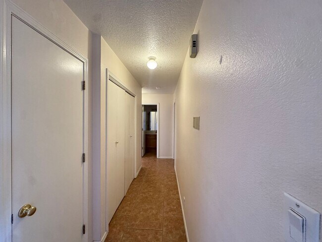Foto del edificio - Cute Northwest Townhome!