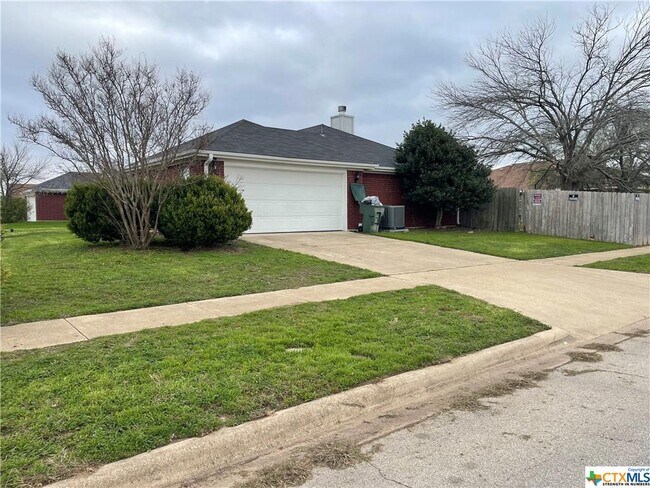 Building Photo - 4608 Hondo Dr