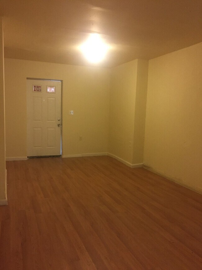 Building Photo - 3416 Kensington Avenue