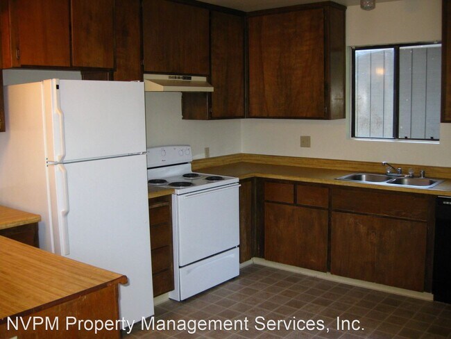Building Photo - 946 Cedar St