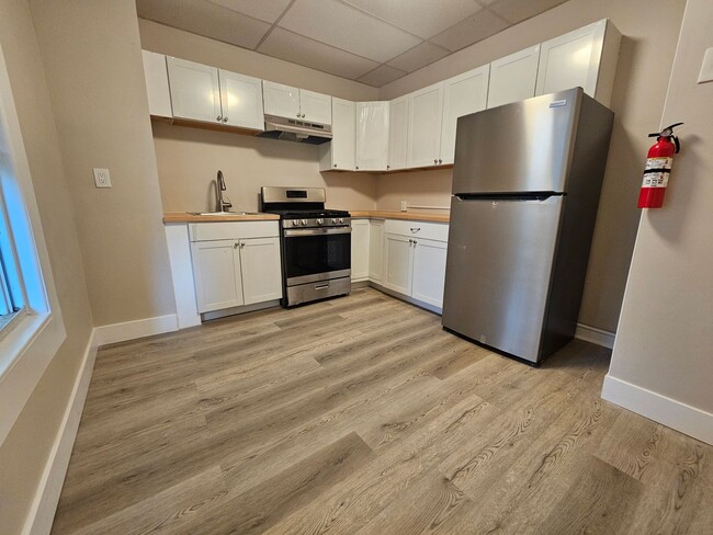 Building Photo - 86 Garden St