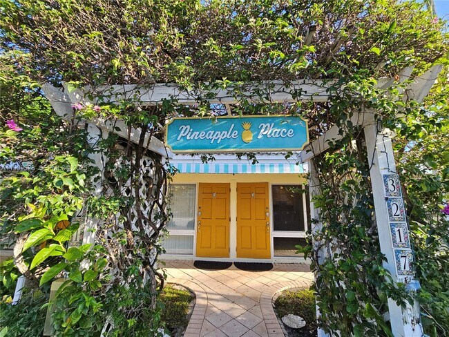 Foto del edificio - 3217 NE 7th Pl