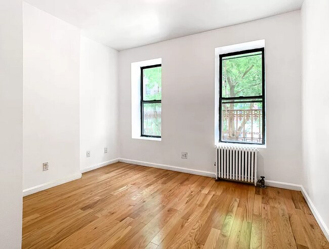 Building Photo - 249 E 77th St